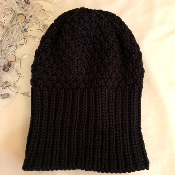 NIKE Women Black Knitted Beanie - Picture 5 of 7